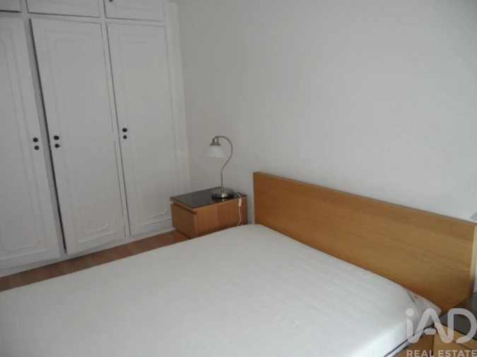 Apartamento T1 para Arrendamento em Campolide Foto 13