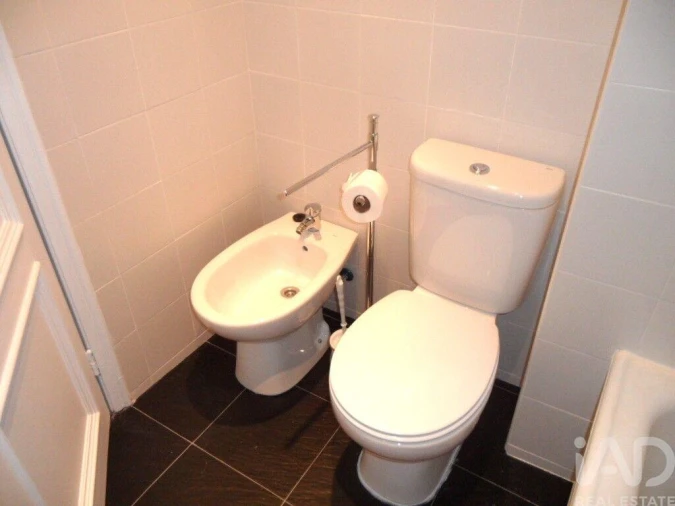 Apartamento T1 para Arrendamento em Campolide Foto 19