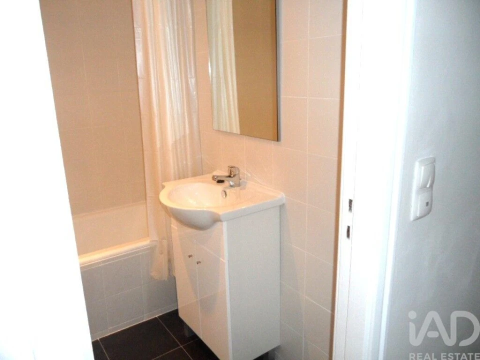 Apartamento T1 para Arrendamento em Campolide Foto 18