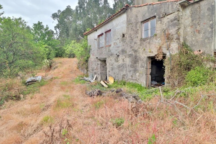 Moradia T4 para Venda em Escudeiros e Penso (Santo Estêvão e São Vicente) Foto 2