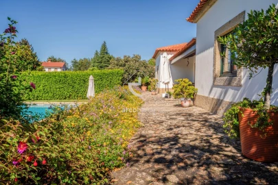 Moradia T4 para Venda em Couto