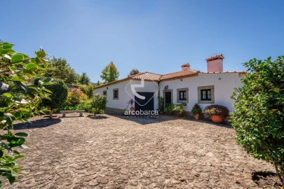 Moradia T4 para Venda em Couto