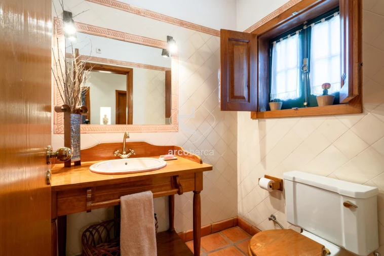 Moradia T4 para Venda em Couto Foto 8