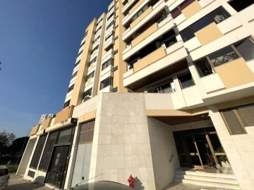 Loja para Arrendamento em Areeiro