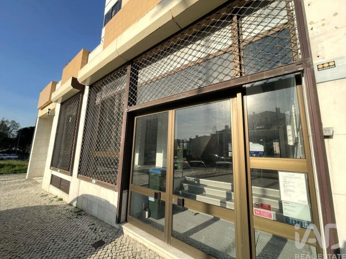 Loja para Arrendamento em Areeiro Foto 3