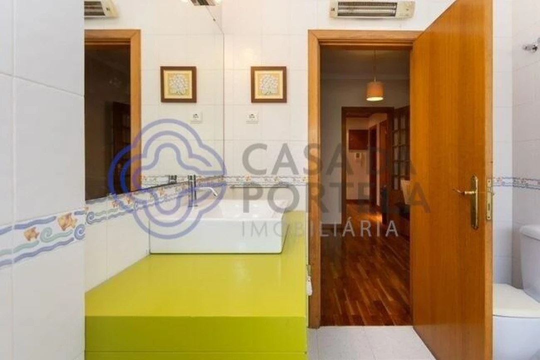 Apartamento T3 para Venda em Porto Salvo Foto 25