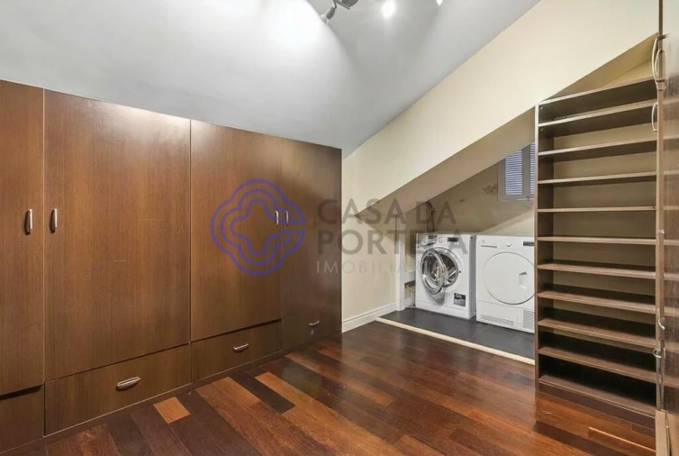 Apartamento T4 para Venda em Cedofeita, Santo Ildefonso, Sé, Miragaia, São Nicolau e Vitória Foto 23