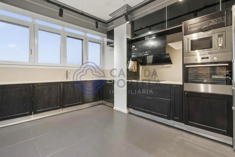 Apartamento T4 para Venda em Cedofeita, Santo Ildefonso, Sé, Miragaia, São Nicolau e Vitória Foto 9