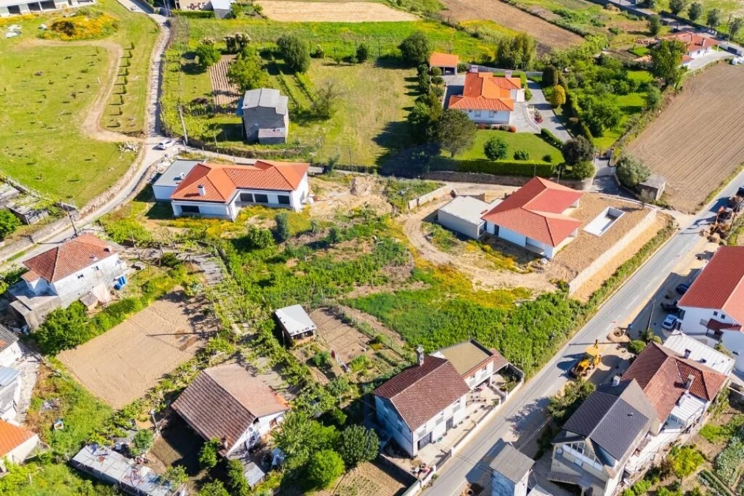 Terreno para Venda em Pico de Regalados, Gondiães e Mós Foto 13