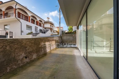 Loja para Venda em Arco de Baúlhe e Vila Nune