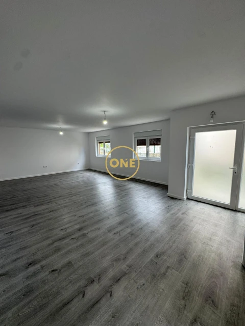 Moradia T2 para Venda em Areias, Sequeirô, Lama e Palmeira