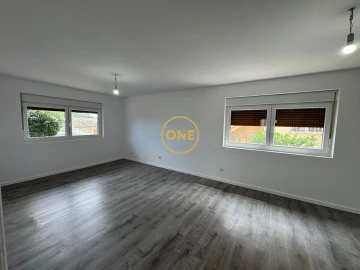 Moradia T2 para Venda em Areias, Sequeirô, Lama e Palmeira