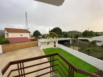 Moradia T2 para Venda em Areias, Sequeirô, Lama e Palmeira
