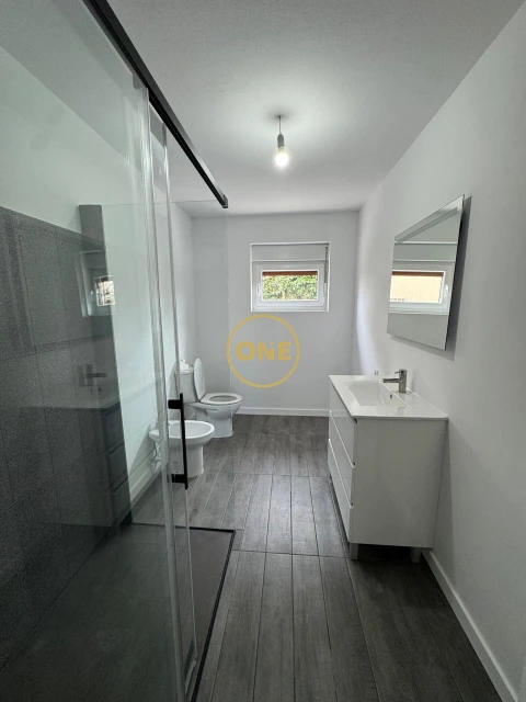 Moradia T2 para Venda em Areias, Sequeirô, Lama e Palmeira