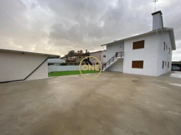 Moradia T2 para Venda em Areias, Sequeirô, Lama e Palmeira