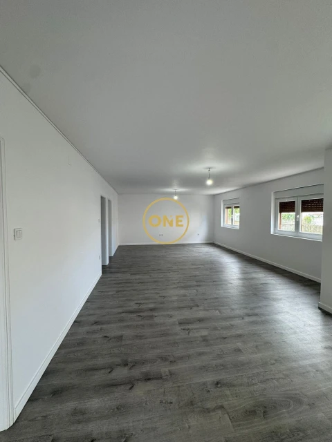 Moradia T2 para Venda em Areias, Sequeirô, Lama e Palmeira