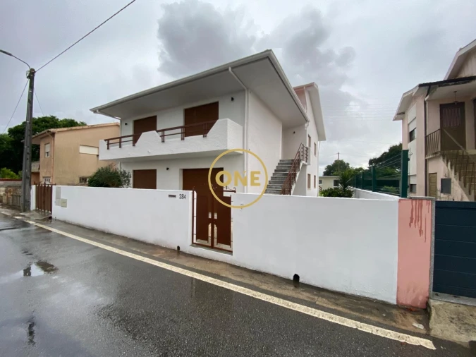 Moradia T2 para Venda em Areias, Sequeirô, Lama e Palmeira Foto 3