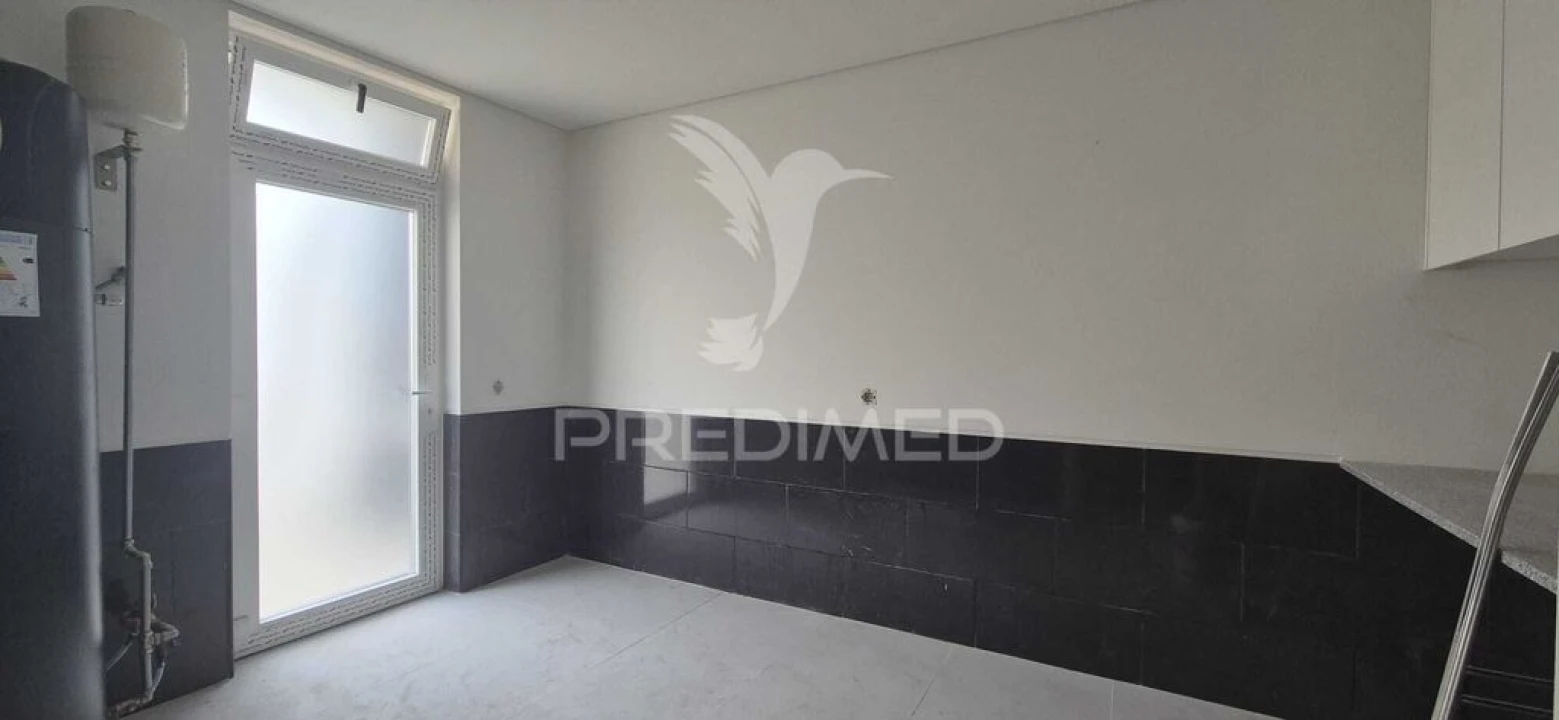 Moradia T4 para Venda em Palmeira Foto 13