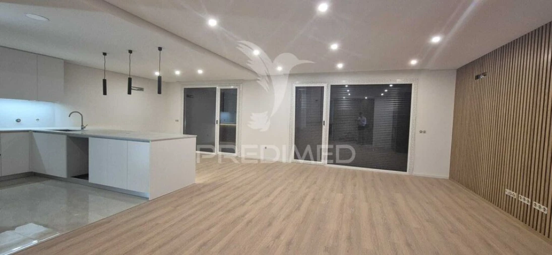 Moradia T4 para Venda em Palmeira Foto 14