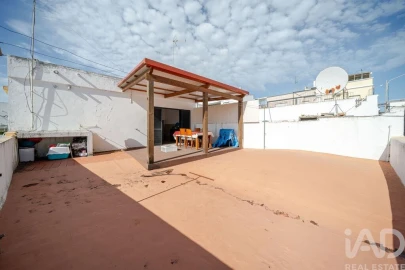 Moradia T3 para Venda em Moncarapacho e Fuseta