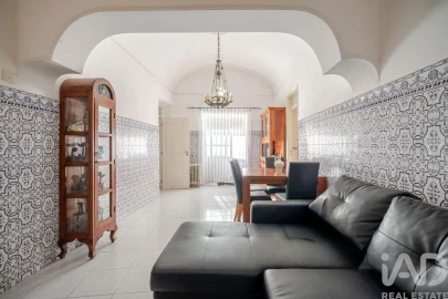 Moradia T3 para Venda em Moncarapacho e Fuseta