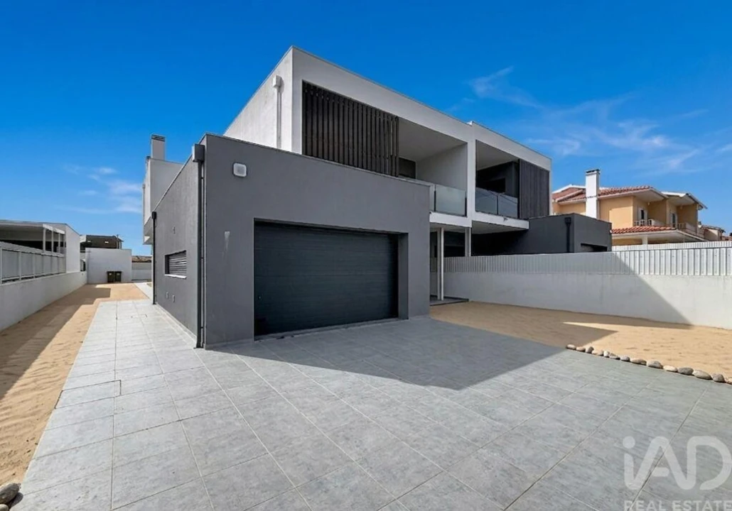 Moradia T4 para Venda em Fernao Ferro Foto 26