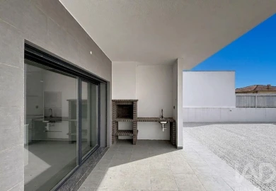 Moradia T4 para Venda em Fernao Ferro