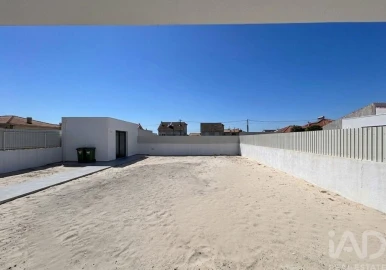 Moradia T4 para Venda em Fernao Ferro