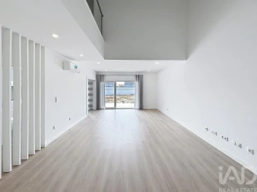 Moradia T4 para Venda em Fernao Ferro