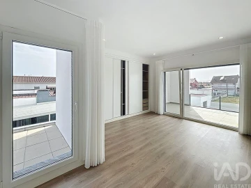 Moradia T4 para Venda em Fernao Ferro