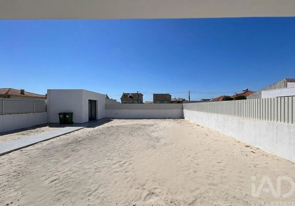 Moradia T4 para Venda em Fernao Ferro Foto 21