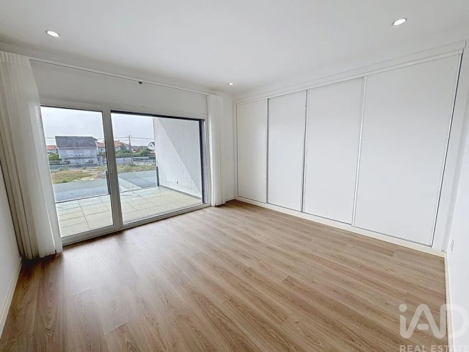 Moradia T4 para Venda em Fernao Ferro Foto 16