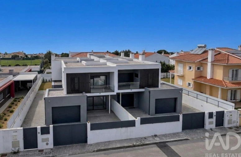 Moradia T4 para Venda em Fernao Ferro Foto 27