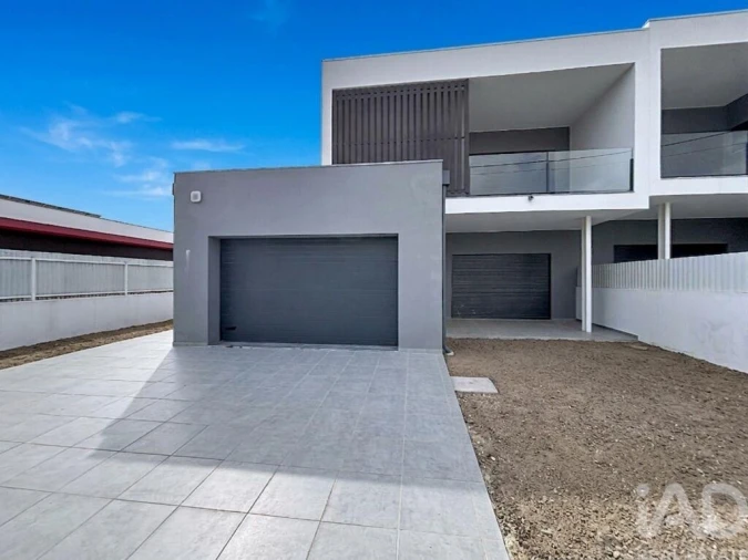 Moradia T4 para Venda em Fernao Ferro Foto 25