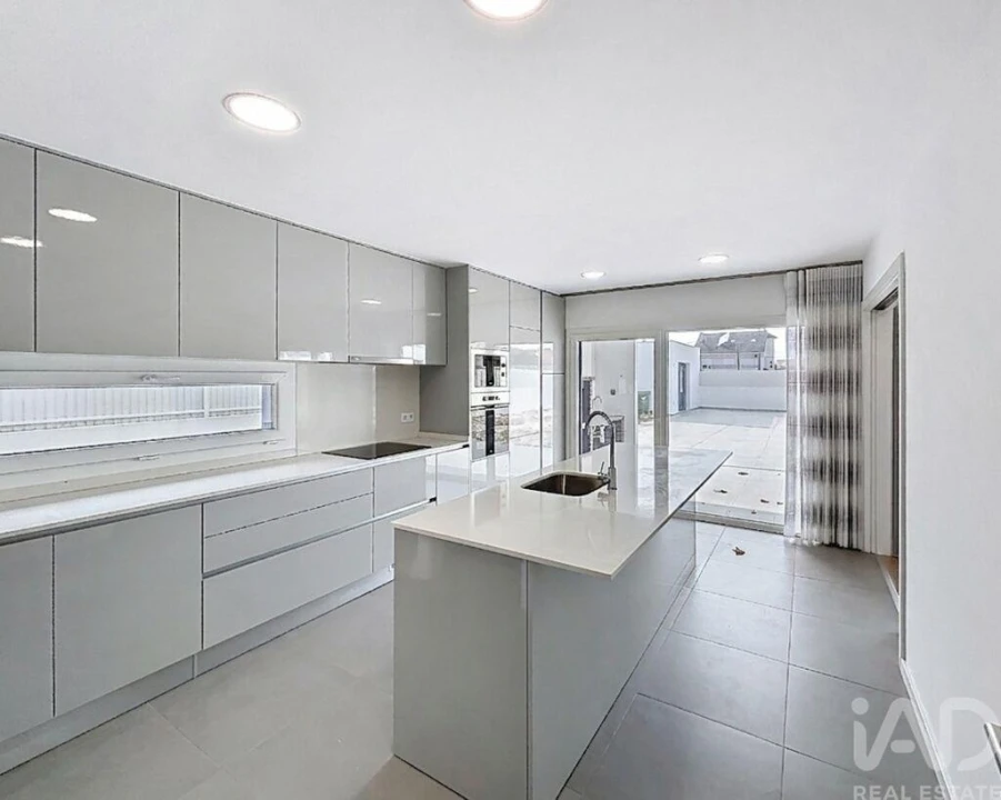 Moradia T4 para Venda em Fernao Ferro Foto 4