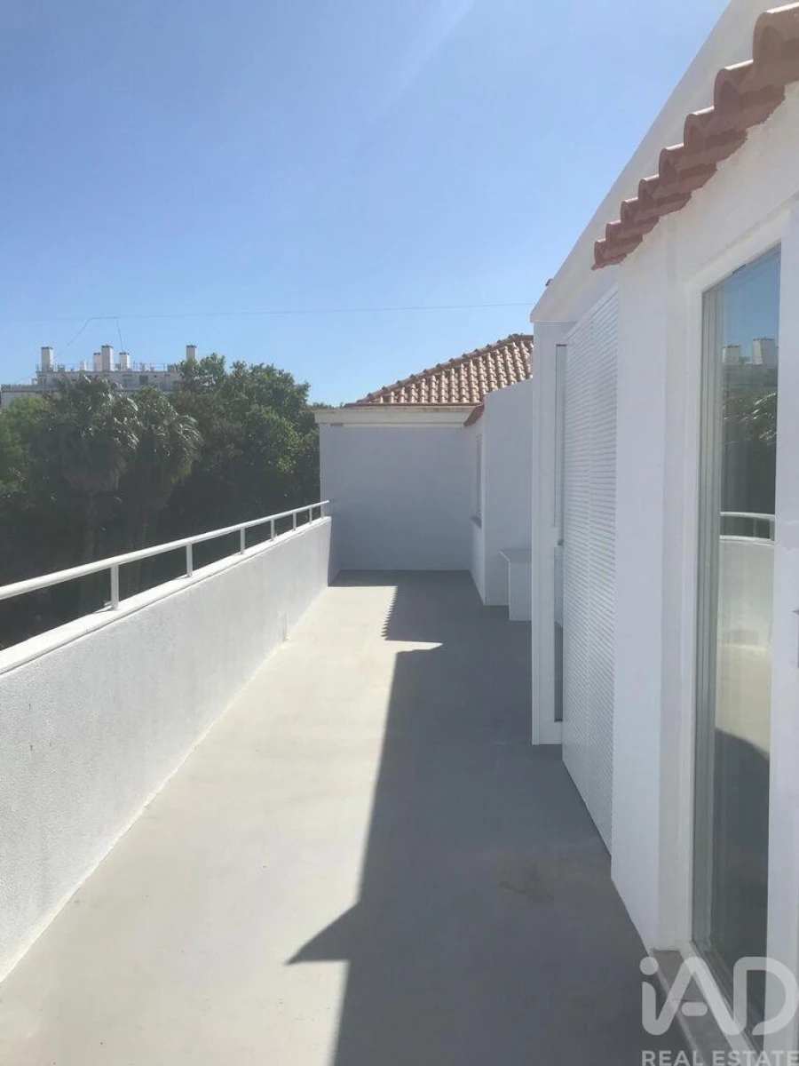 Apartamento T3 para Arrendamento em Oeiras e São Julião da Barra, Paço de Arcos e Caxias Foto 2