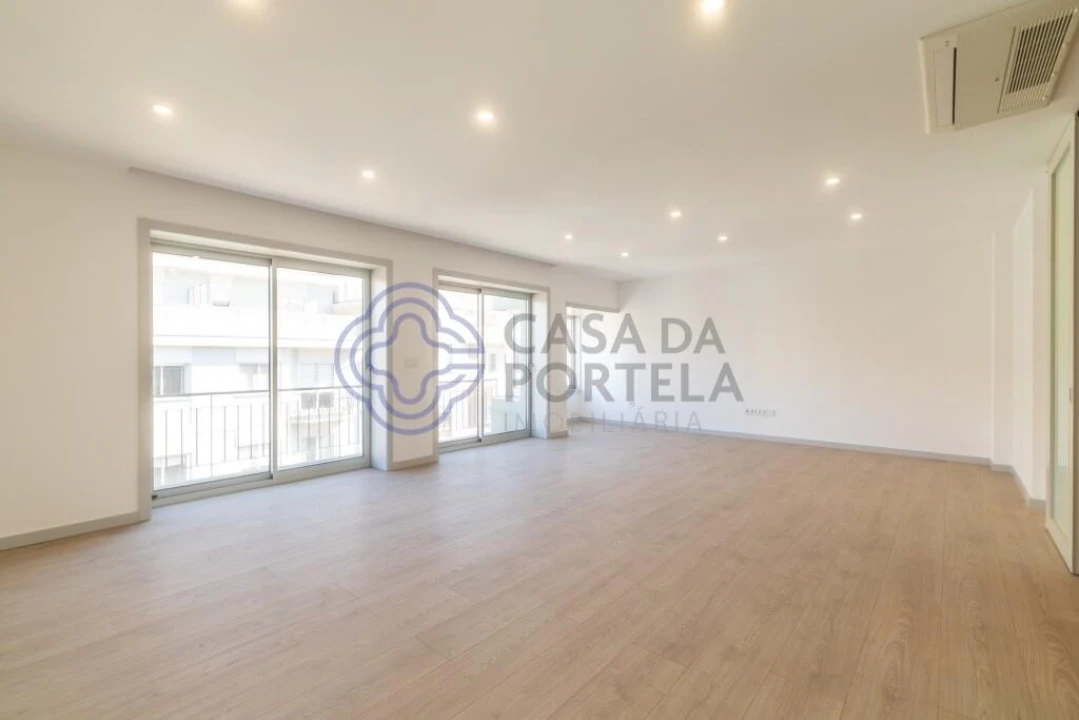 Apartamento T4 para Venda em Cedofeita, Santo Ildefonso, Sé, Miragaia, São Nicolau e Vitória Foto 9