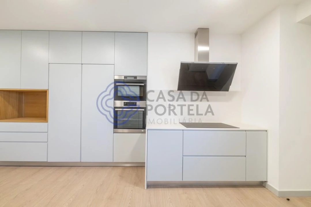 Apartamento T4 para Venda em Cedofeita, Santo Ildefonso, Sé, Miragaia, São Nicolau e Vitória Foto 3