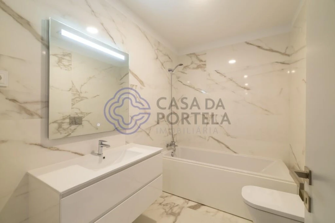 Apartamento T4 para Venda em Cedofeita, Santo Ildefonso, Sé, Miragaia, São Nicolau e Vitória Foto 27