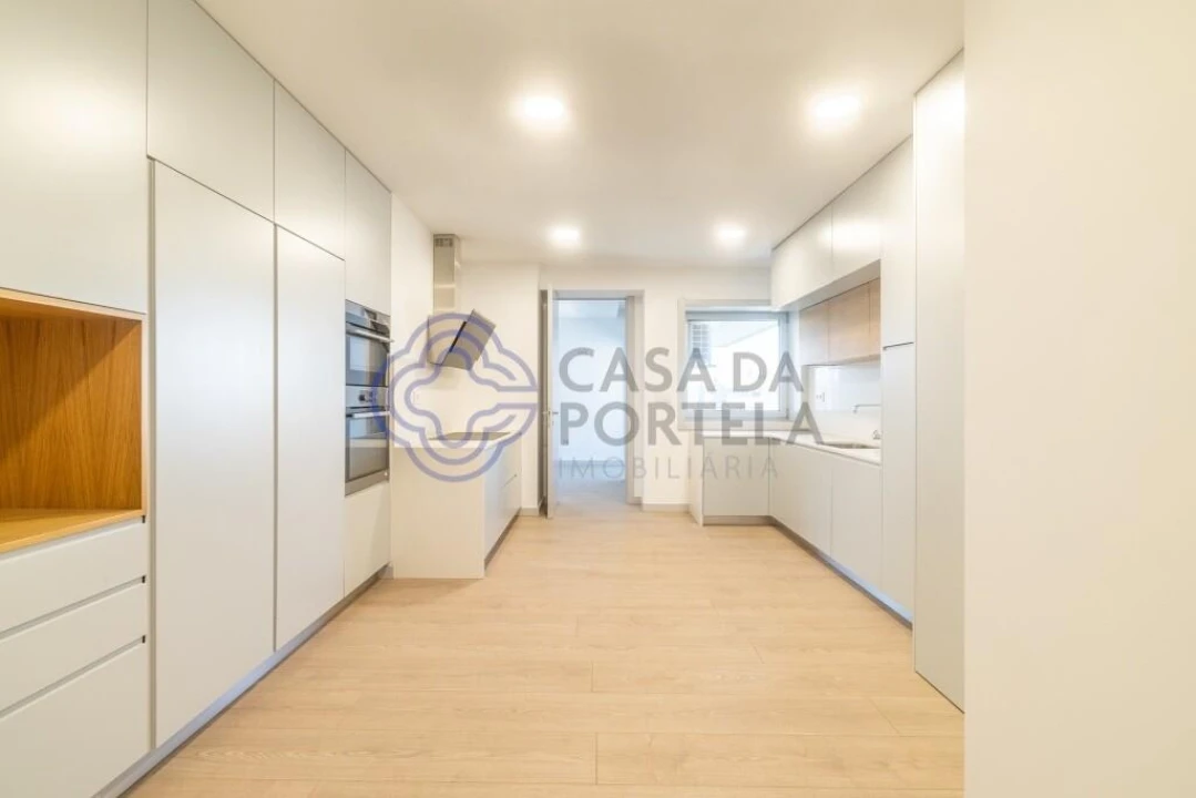 Apartamento T4 para Venda em Cedofeita, Santo Ildefonso, Sé, Miragaia, São Nicolau e Vitória Foto 4