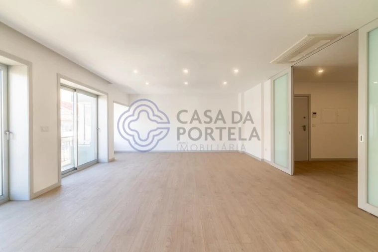 Apartamento T4 para Venda em Cedofeita, Santo Ildefonso, Sé, Miragaia, São Nicolau e Vitória Foto 8