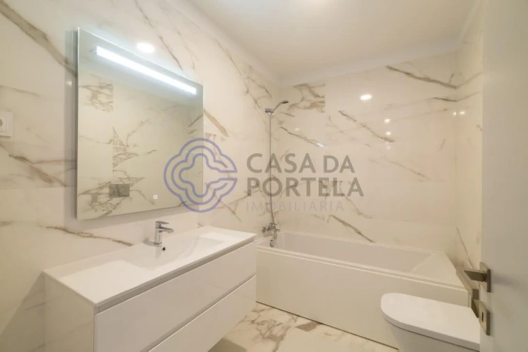 Apartamento T4 para Venda em Cedofeita, Santo Ildefonso, Sé, Miragaia, São Nicolau e Vitória Foto 27