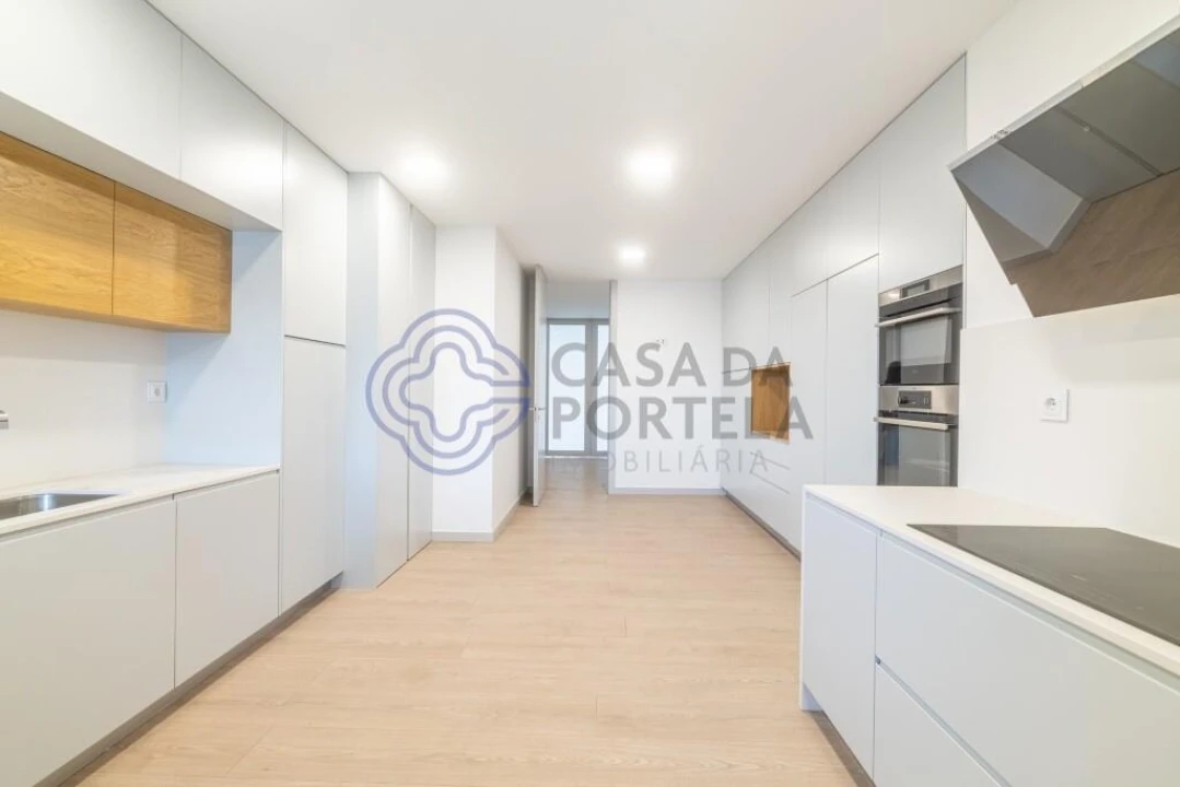 Apartamento T4 para Venda em Cedofeita, Santo Ildefonso, Sé, Miragaia, São Nicolau e Vitória Foto 5