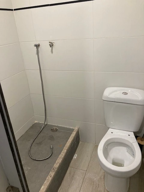 Armazém para Arrendamento em Massamá e Monte Abraão