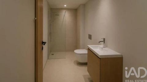 Moradia T2 para Venda em Santo Antonio dos Olivais