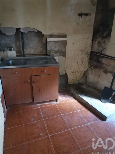 Moradia T2 para Venda em Santo Antonio dos Olivais