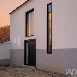 Moradia T2 para Venda em Santo Antonio dos Olivais