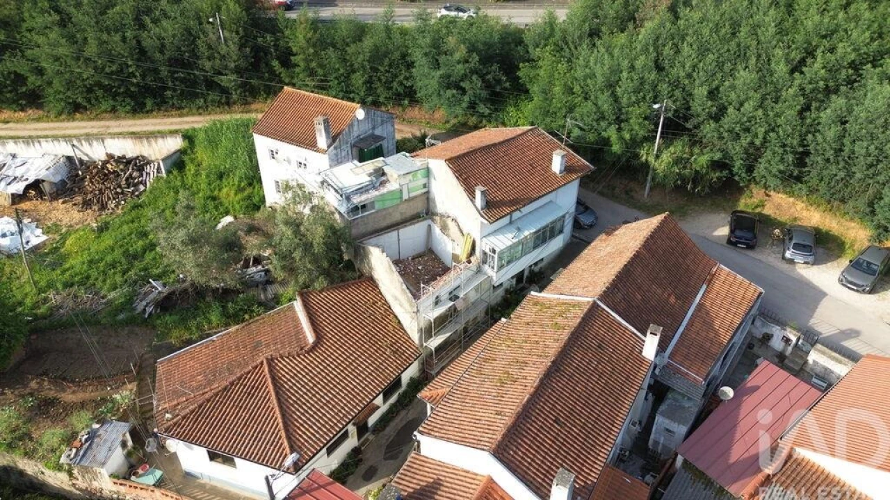 Moradia T2 para Venda em Santo Antonio dos Olivais Foto 3