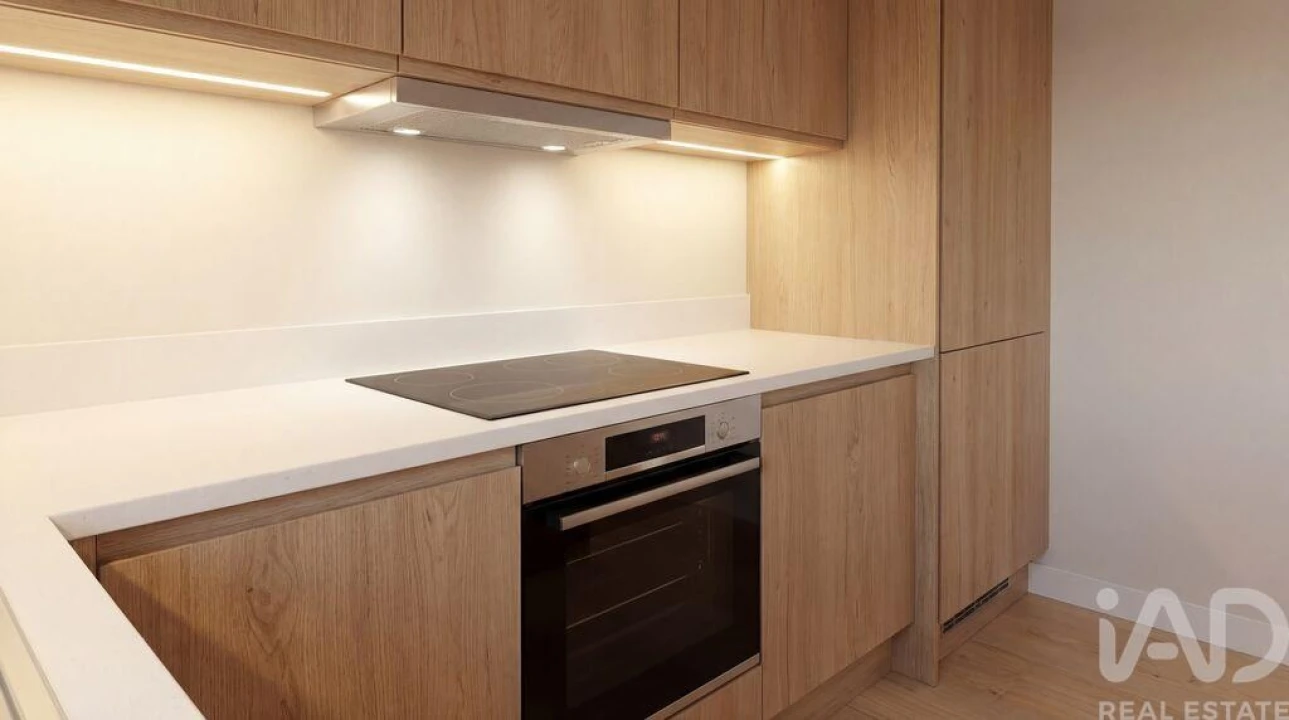 Moradia T2 para Venda em Santo Antonio dos Olivais Foto 9