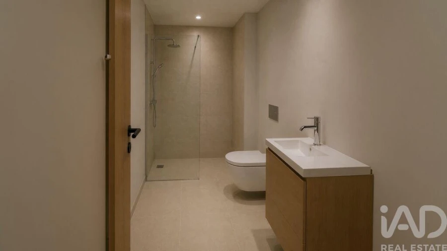 Moradia T2 para Venda em Santo Antonio dos Olivais Foto 18